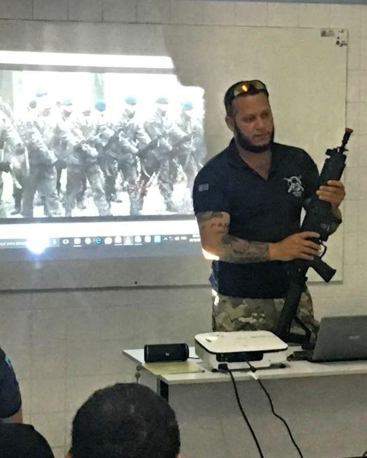 Instructor Roberto Alves